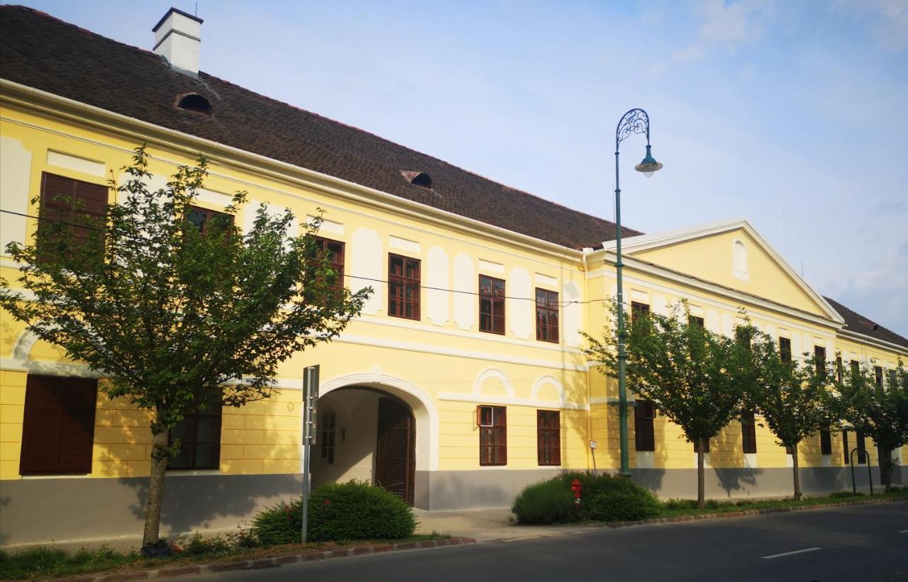 Korona Szallo Sárvár Εξωτερικό φωτογραφία